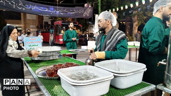 چایخانه فاطمه الزهرا در هشتاد و نهمین شب از اجتماعات مردمی 