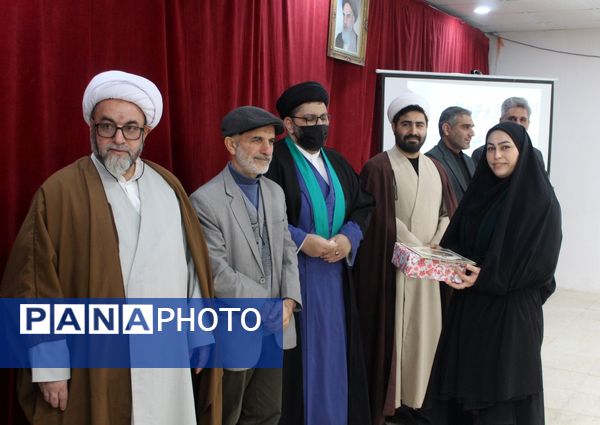 تقدیر از برگزیدگان مسابقات قرآن، عترت و نماز در گلوگاه 