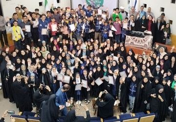 روایت دانش آموز خبرنگاران از آیین تجلیل خبرنگاران پانا استان اصفهان