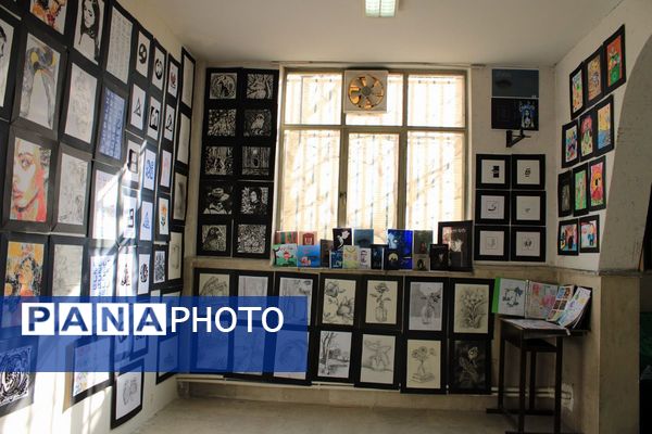 نمایشگاه آثار هنرجویان هنرستان فنی‌وحرفه‌ای دخترانه آفرینش پردیس