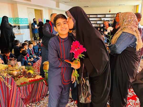 مراسم بزرگداشت ولادت حضرت فاطمه (س) و روز مادر در آموزشگاه پسرانه علاقبندنیا