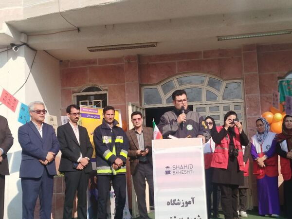 مانور زلزله در دبیرستان شهید بهشتی بندرترکمن