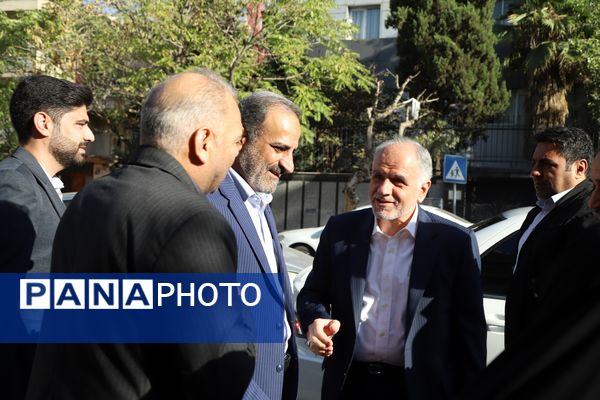 نواختن زنگ آغاز سال تحصیلی با حضور وزیر دادگستری 