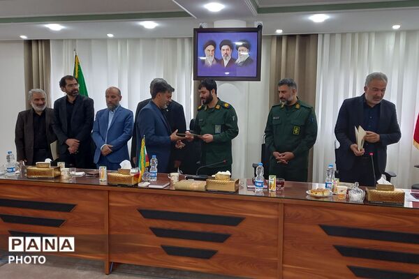 جلسه هم اندیشی با مدیران مدارس چهاردانگه