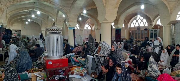 شور و خلوص در اعتکاف ارسنجان