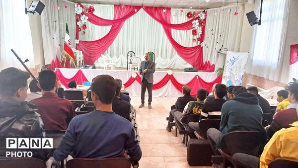 مسابقه هم نوازی، تک نوازی و آواز خوانی پسران در شهرستان کاشمر 