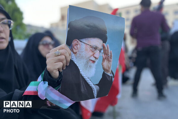 مشهد در سوگ؛ بدرقه باشکوه رهبر شهید انقلاب در جوار بارگاه رضوی