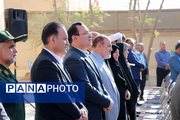 مراسم زنگ پدافند غیرعامل در مدرسه ام هانی ناحیه 2 یزد 