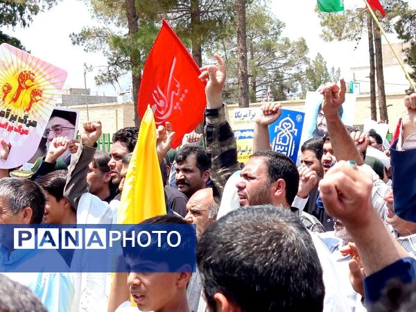 مشت هایی که انتقام را صدا می‌زند 