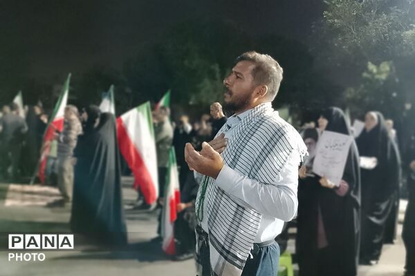 برپایی نماز استغاثه به امام زمان (عج) در میدان نماز شهرری 