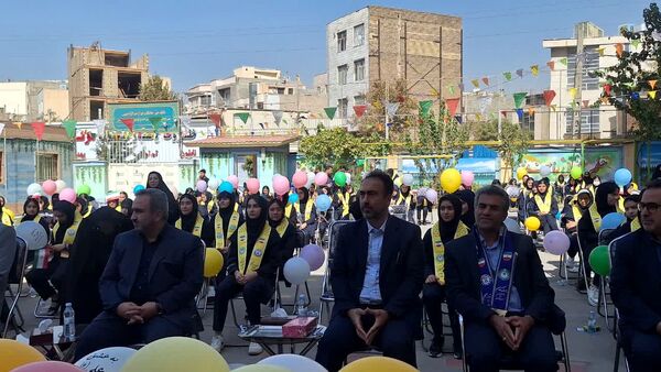 آیین متمرکز استانی جشن عاطفه‌ها‌ در دبیرستان فرزانگان یک ناحیه یک کرج 