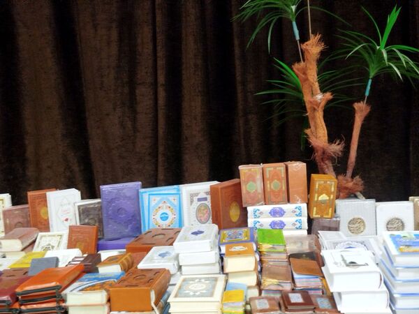 گشایش نمایشگاه کتاب در فرهنگسرای فاروج 