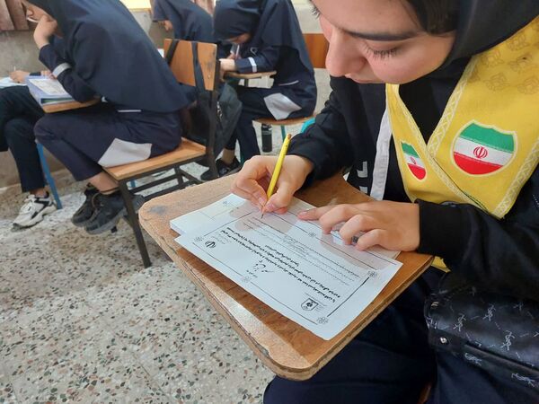 برگزاری آیین نمادین بیست‌وششمین پرسش مهر ریاست جمهوری در آموزشگاه نمونه حضرت زینب (س)