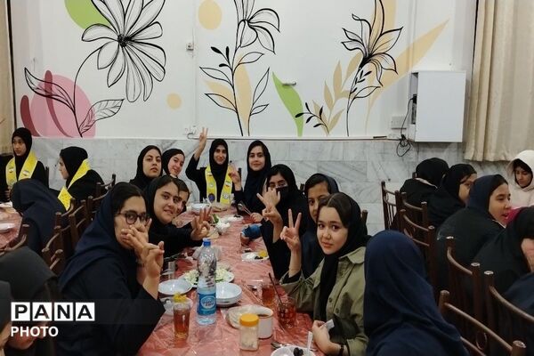 ضیافت افطاری در آموزشگاه شهید مجید دهنوی نیشابور