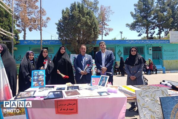 معلم،معمار آینده کشور است