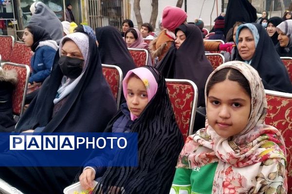 جشن خیابانی نیمه شعبان در شهر قیامدشت 