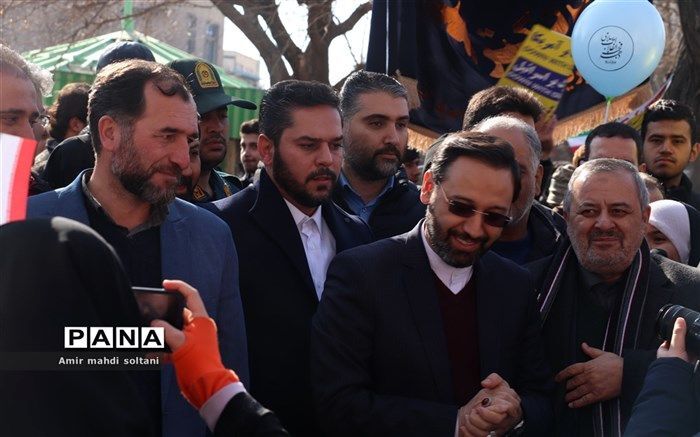 مرد قهرمانی که به یک دانش‌آموز خبرنگار هویت و انگیزه بخشید