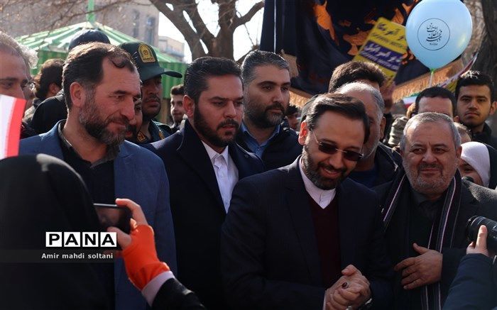 مرد قهرمانی که به یک دانش‌آموز خبرنگار هویت و انگیزه بخشید