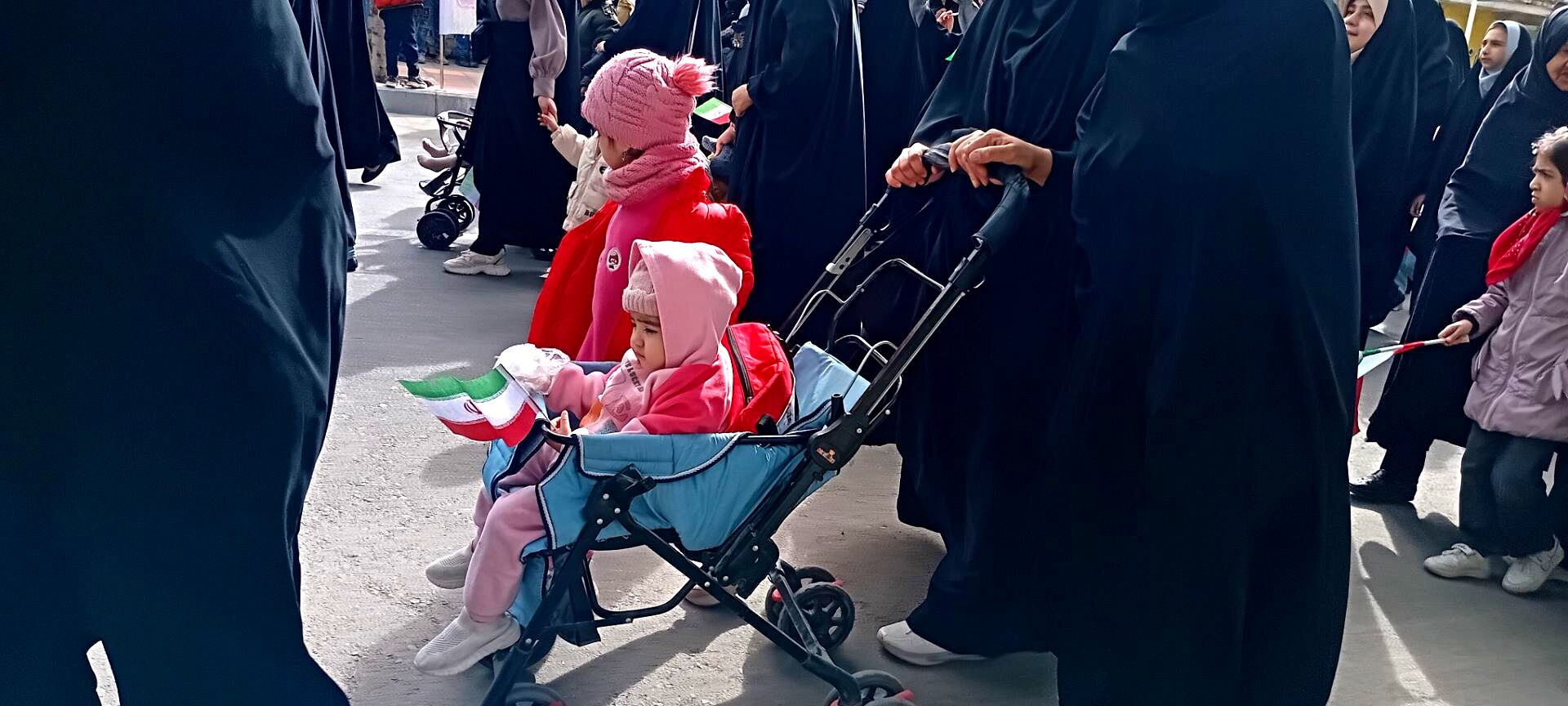 مادری از تبار انقلاب