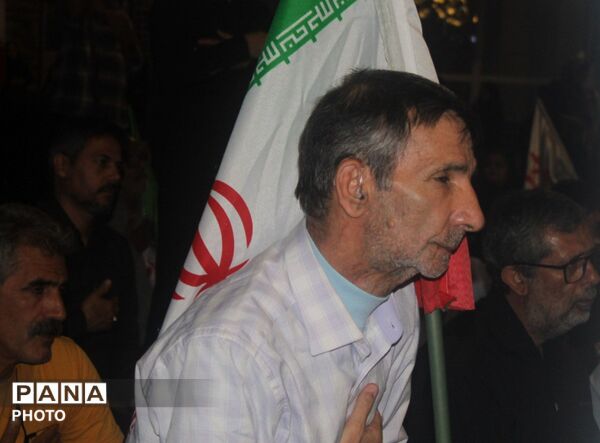 شبِ اشک و عرفان در حسینیه امام خمینی