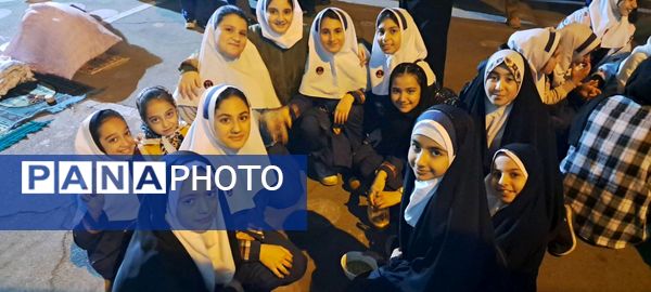 همدلی و معنویت در مراسم افطاری مدرسه حسین‌علی بابایی تهران