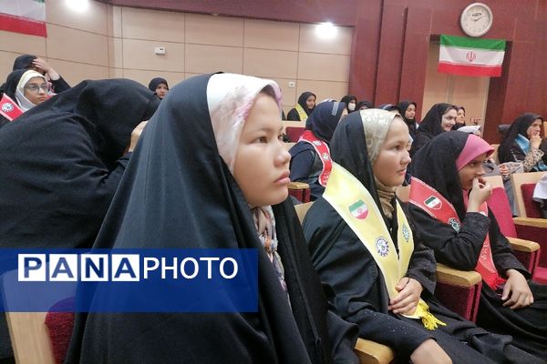 تقدیر از دانش‌آموز خبرنگاران فعال ناحیه 2 مشهد