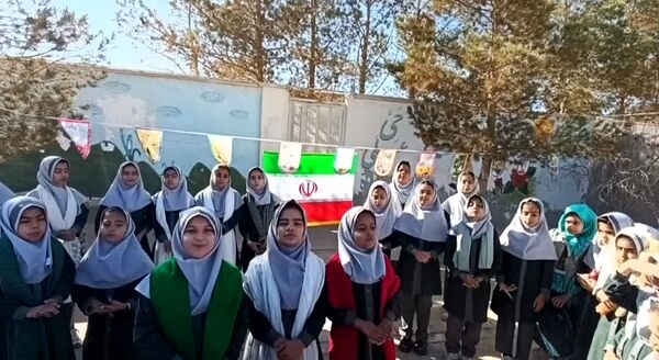شور و هیجان هفته فرهنگ و هنر در دبستان خدیجه کبری ابرکوه