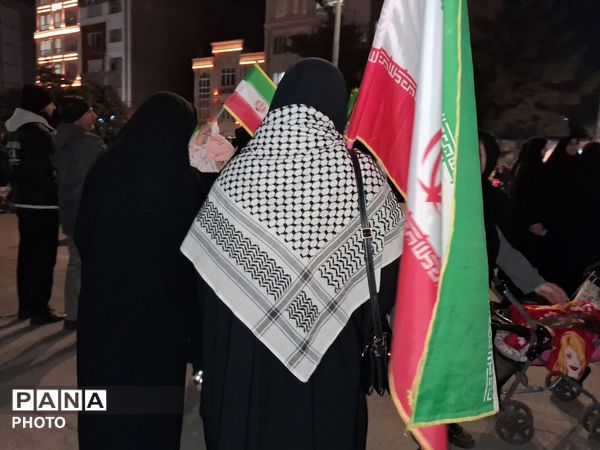 اجتماع مردمی در بیست و چهارمین شب در حمایت از جبهه حق در بلوار فضل نیشابور