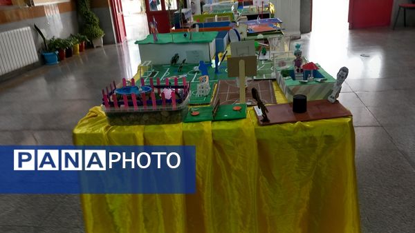 نمایشگاه دست‌سازه‌های دانش‌آموزان در هفته تربیت‌بدنی