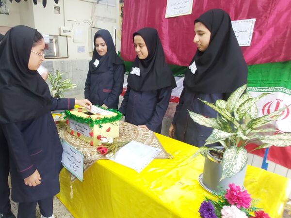 جلوه‌هایی از انتخابات شورای دانش‌آموزی در مدرسه حضرت آسیه(س) قم