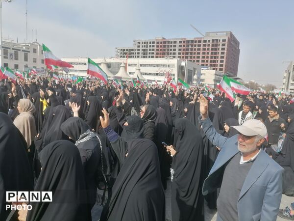 اجتماع بزرگ مردم مشهد در روز شهادت رهبر عظیم الشان انقلاب 