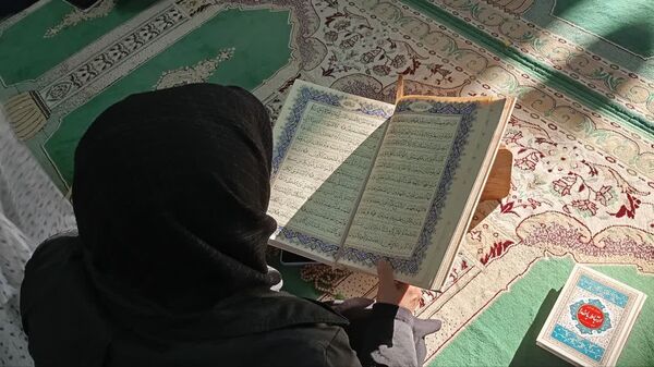 پیوند معنوی دانش آموزان و ایرانمون در اعتکاف