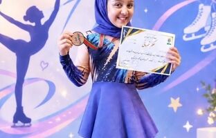 روژا بخارایی بر سکوی سوم اسکیت هنری استان تهران ایستاد