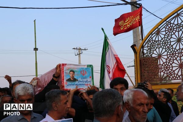 بار دیگر قلب ایران داغدار شد؛ آیین تشییع در حاجی‌آباد