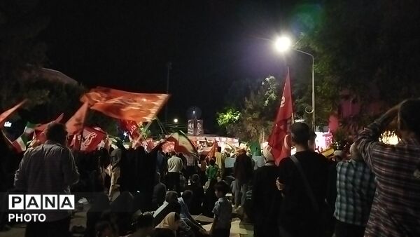 صد و شصت و دو شب، با یک روایت؛ شب‌هایی که از دلِ شهر می‌گذرند و به دل می‌نشینند