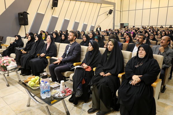 همکاری مدیران و معلمان ستون اصلی نظام تعلیم و تربیت است