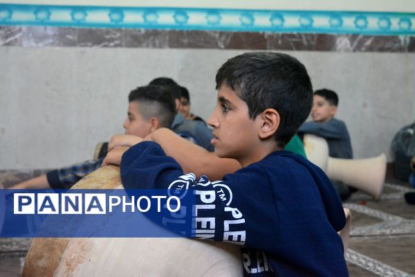 آموزش ضرب زورخانه‌ای در دبستان رازی ناحیه 2 بهارستان