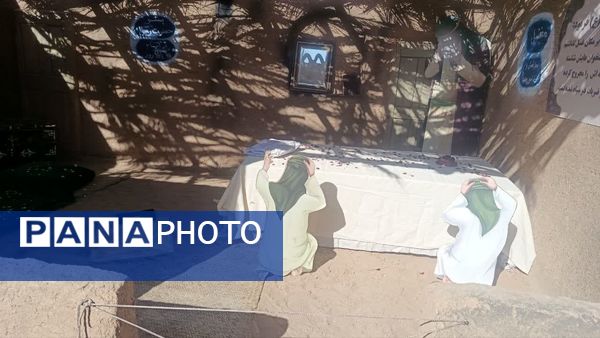 بازدید دانش‌آموزان دبیرستان علوم و معارف اسلامی صدرا از نمایشگاه حدیث غربت