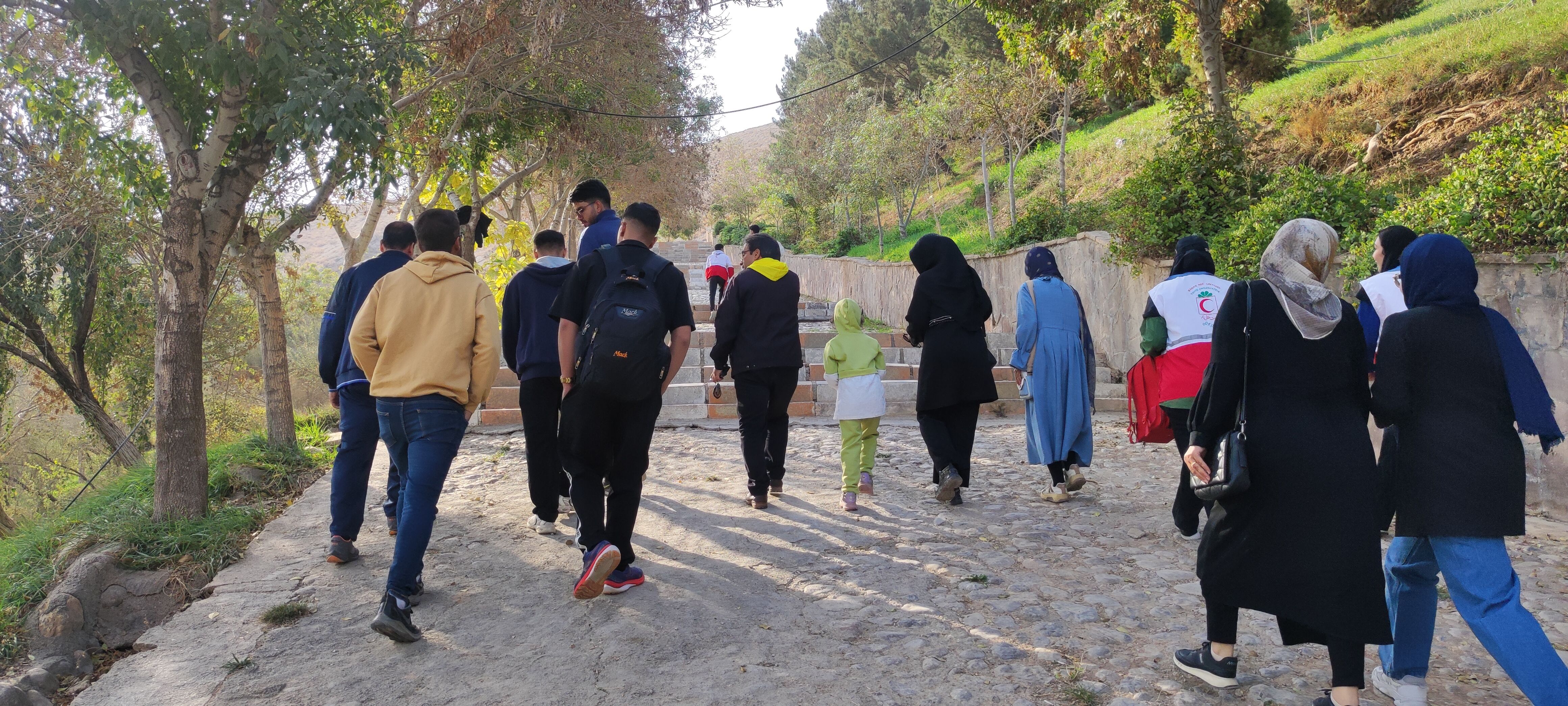 همایش همگانی پیاده‌روی خانواده بزرگ دانشگاه آزاد اسلامی شهرستان شیروان