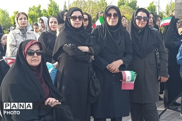 اجتماع صمیمی دانش‌آموزان نیشابور به یاد ۱۶۸ فرشته های دبستان شجره طیبه ی میناب