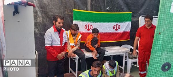 فعالیت پایگاه هلال احمر شهرستان رشتخوار در جوار امام زاده سیدمحمدعلوی