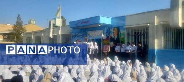 تجلیل  از پرستاران در دبستان سمیه 