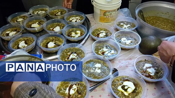 طبخ آش نذری به‌مناسبت شهادت حضرت فاطمه(س) در آموزشگاه مولوی کمیجان