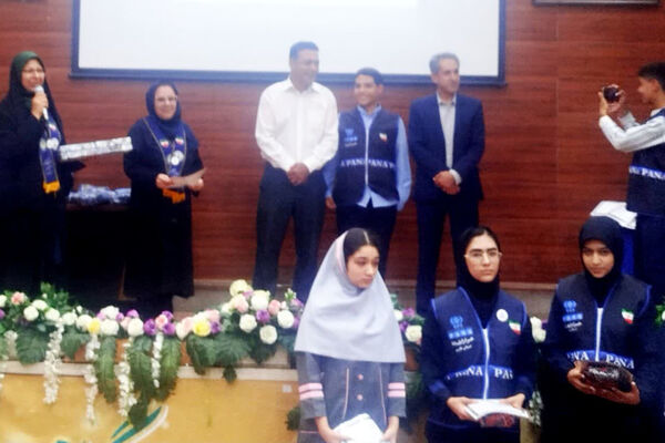 تقدیر از سرمایه‌های انسانی سازمان دانش‌آموزی ناحیه ۴ شیراز