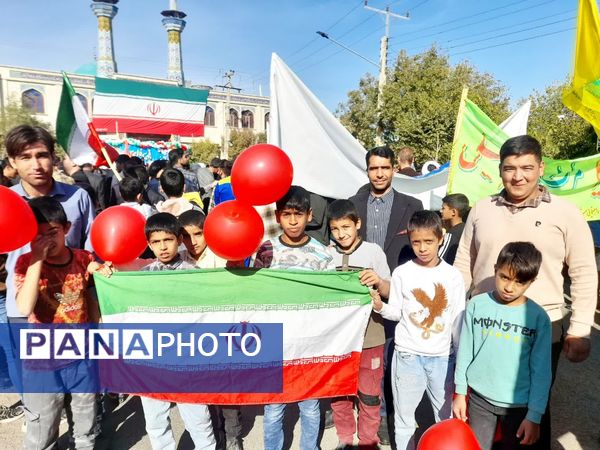 راهپیمایی ۱۳ آبان در شهرستان صالح آباد 