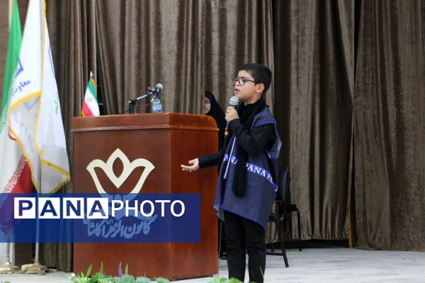 برگزاری مراسم تجلیل از دانش‌آموز خبرنگاران پانا و رتبه‌های برتر استانی فرهنگی و هنری در کاشان