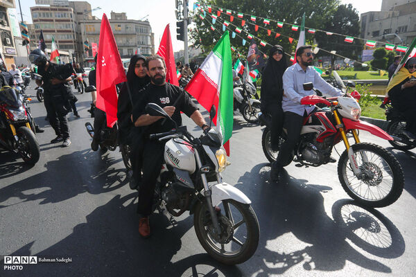 رزمایش موتور سواران جان‌فدای ایران