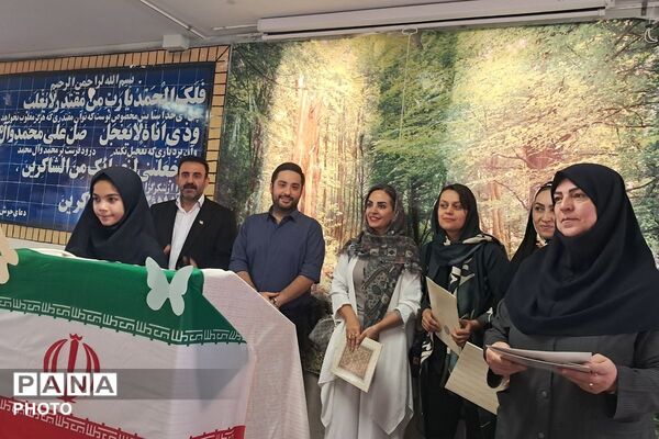 طرح «هر دانش‌آموز یک مهارت» با حضور کارآفرینان برتر شهرستان دماوند ، در دبیرستان احمد ابراهیمی