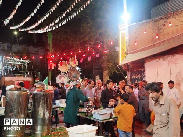 ۱۷۵ شب خدمت در آستان آل‌الله؛ حال‌وهوای چایخانه حضرت زهرا (س) در شب شهادت امام حسن عسکری (ع)