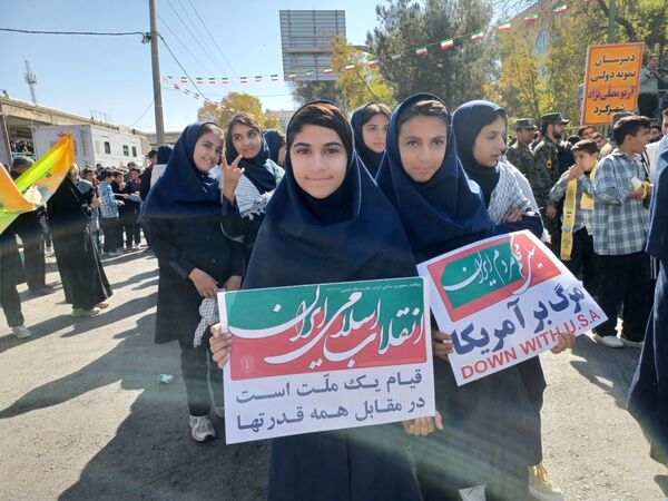 مشت هایی از نماد استواری و شجاعت 